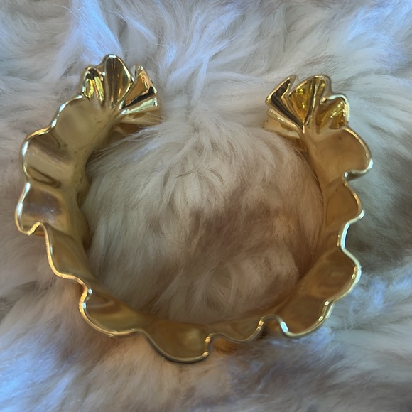 Kate Spade Heavy Metals Statement Ruffle Cuff - Picture 2 of 4